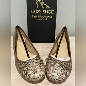 10022-SHOE Saks 5th Ave Lorelei Snake Print Leather Ballet Flats 8M NIB …